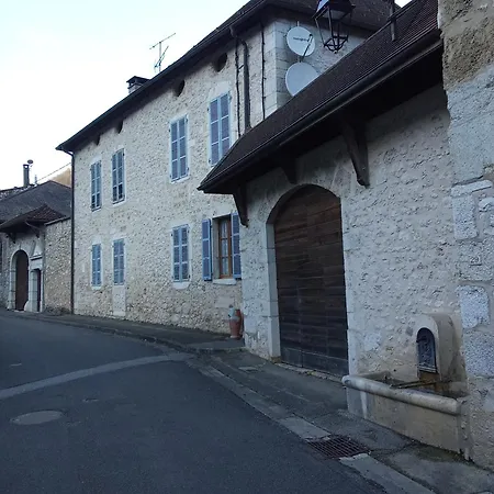 - Les Loups Bleus 3* Rossillon