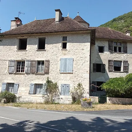 - Les Loups Bleus 3* Rossillon